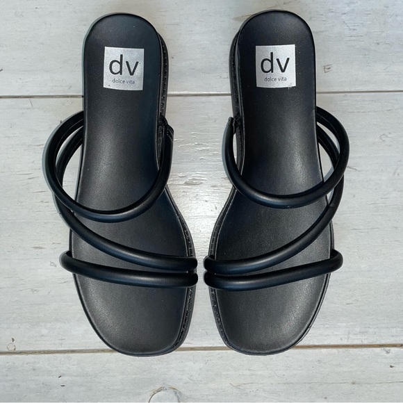 Dolce Vita Shoes - Dolce Vita Women’s Dainty Black Strappy Sandal Sz 7.5 Flat Square Toe Minimalist